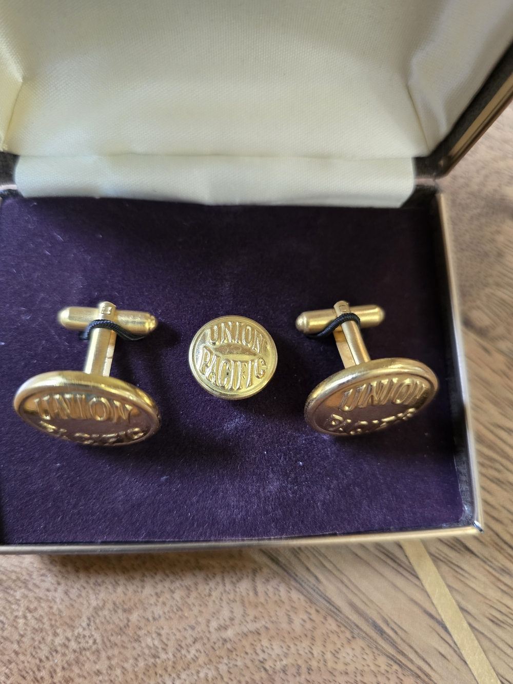 Gold Cufflinks and Stud Set